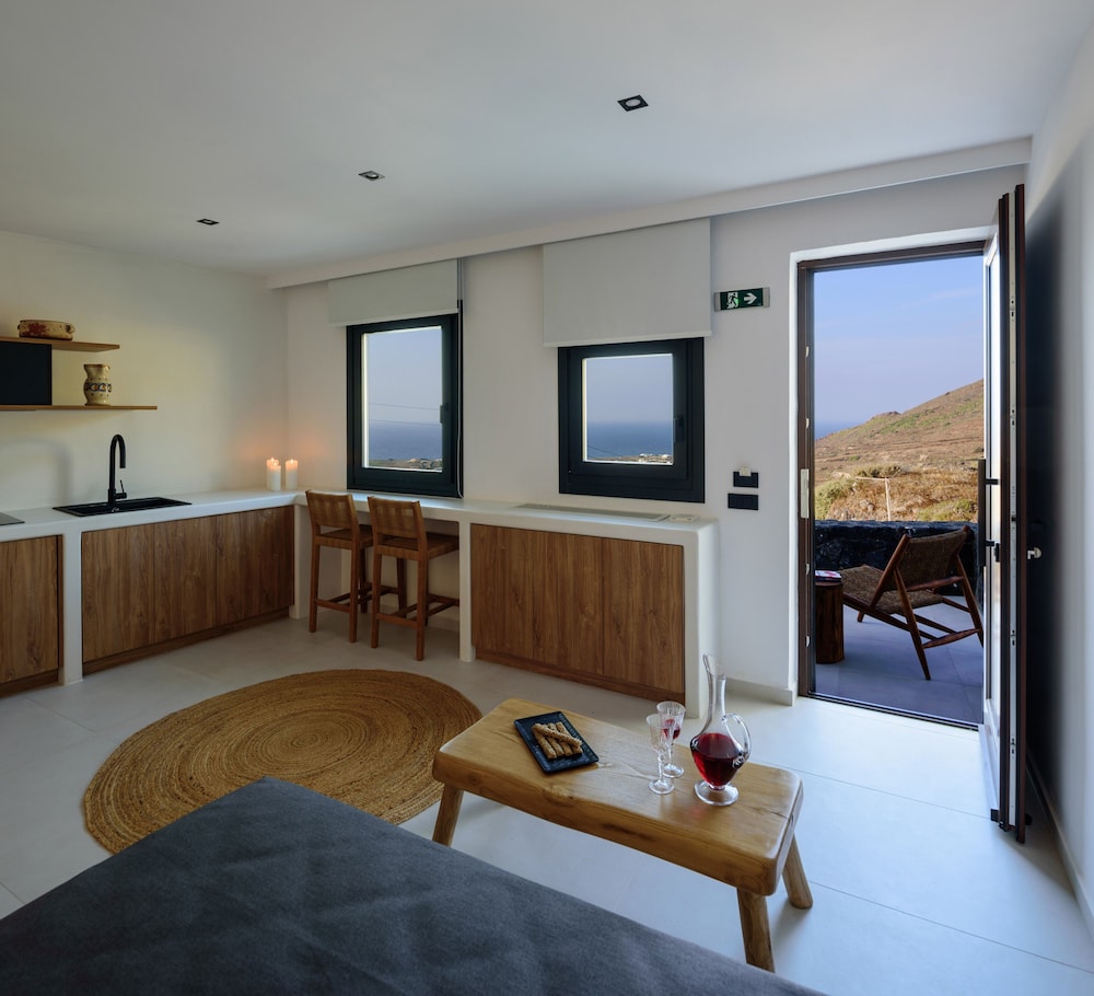Ryolithos Suites foto 3