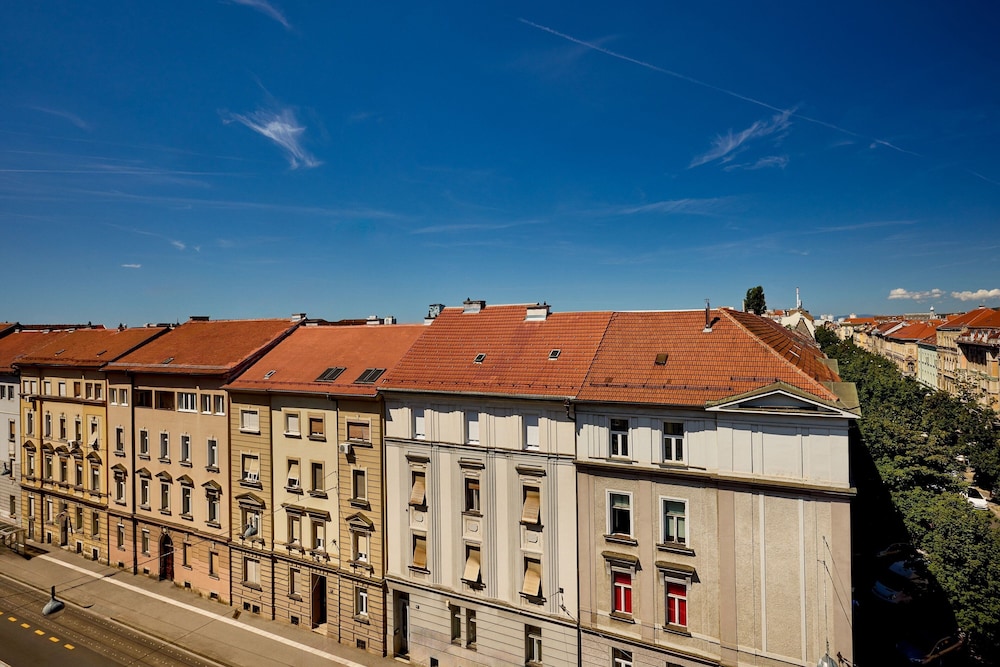 Sheraton Zagreb Hotel gebouw aan Zagrebs belangrijkste laan