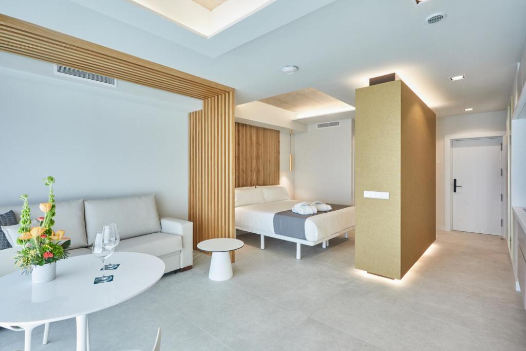 Suite met zithoek — Silken Atlantis Suites