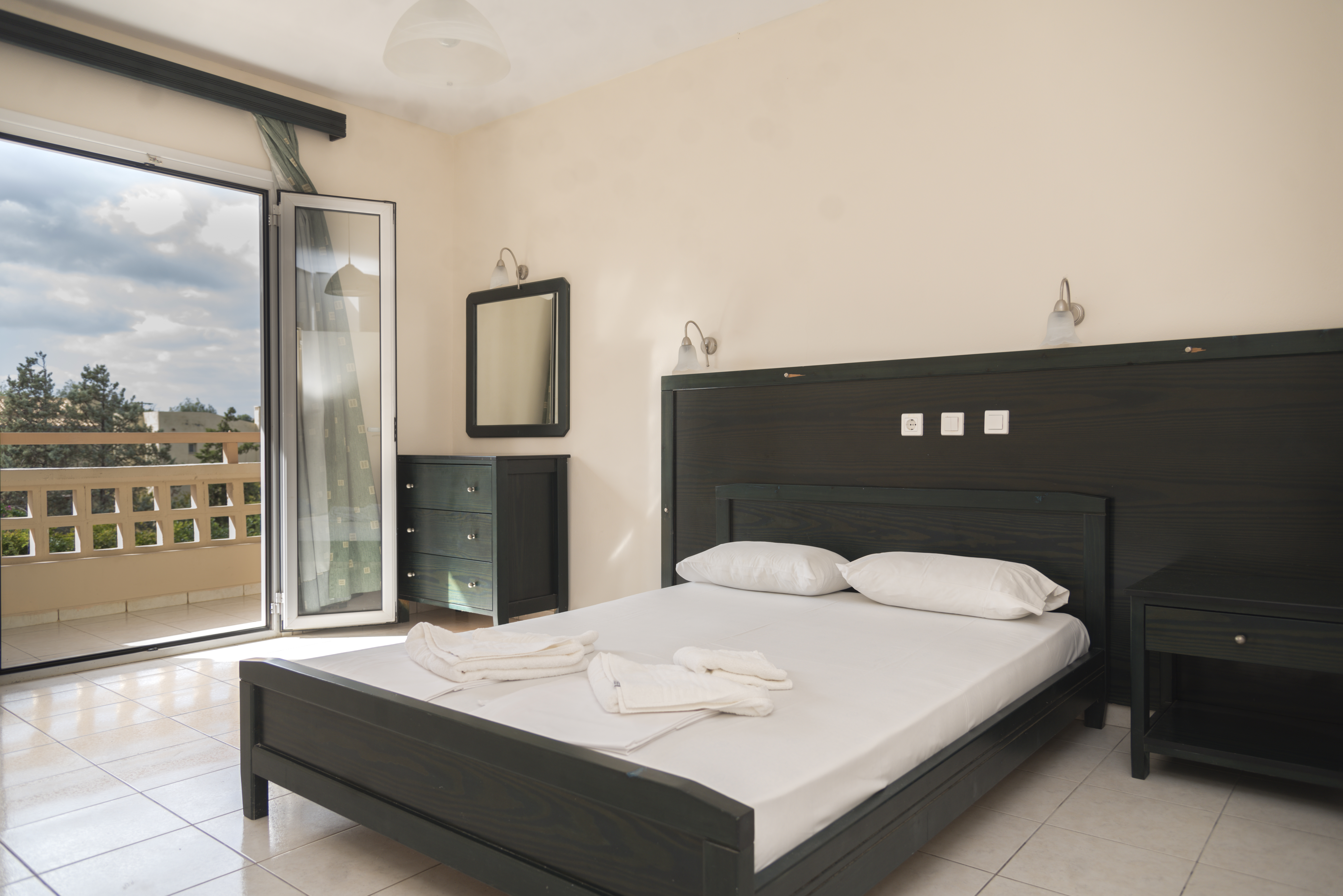 Kamer met tweepersoonsbed — Sunset Studios & Apartments by Estia