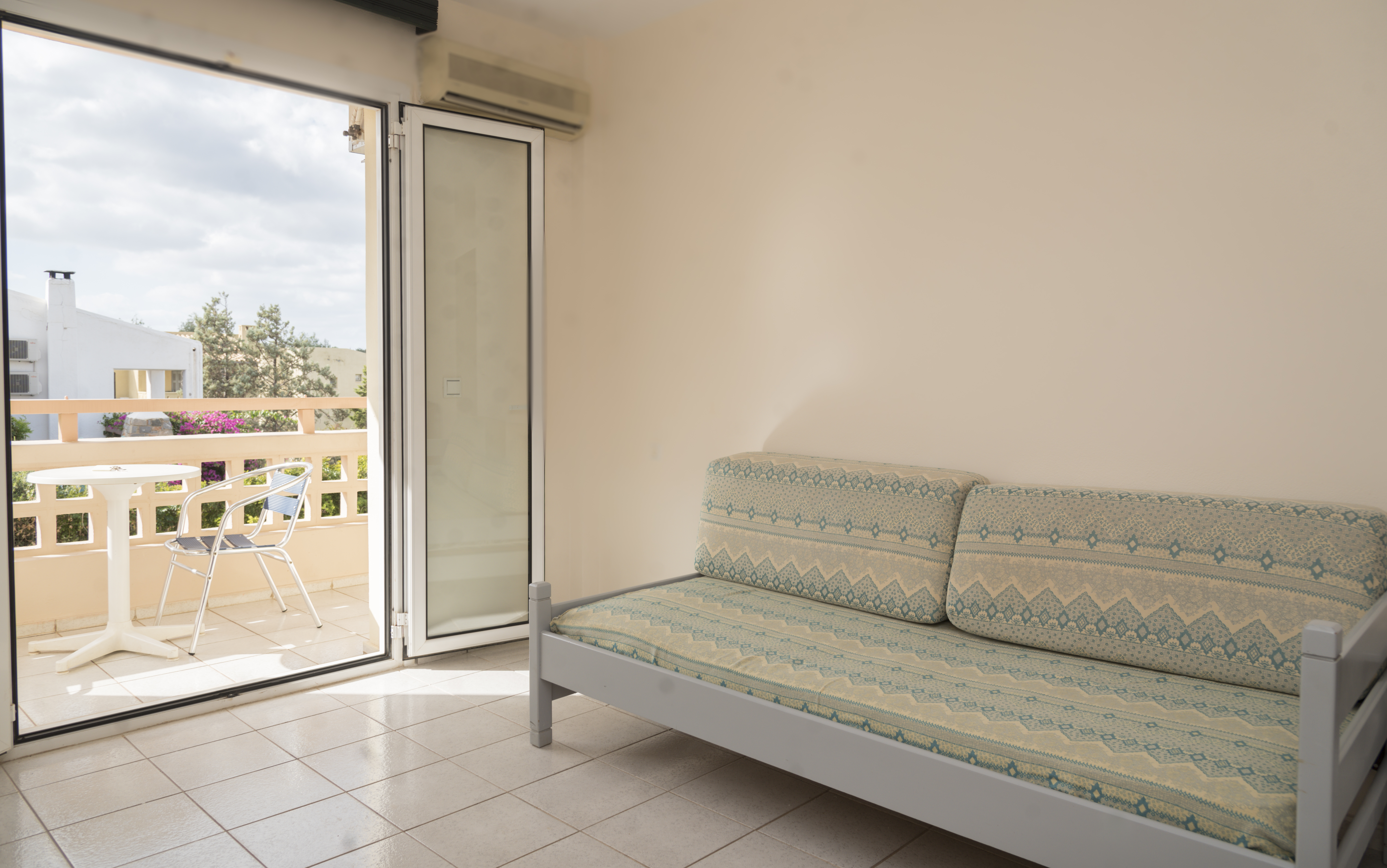 Kamer met balkon — Sunset Studios & Apartments by Estia