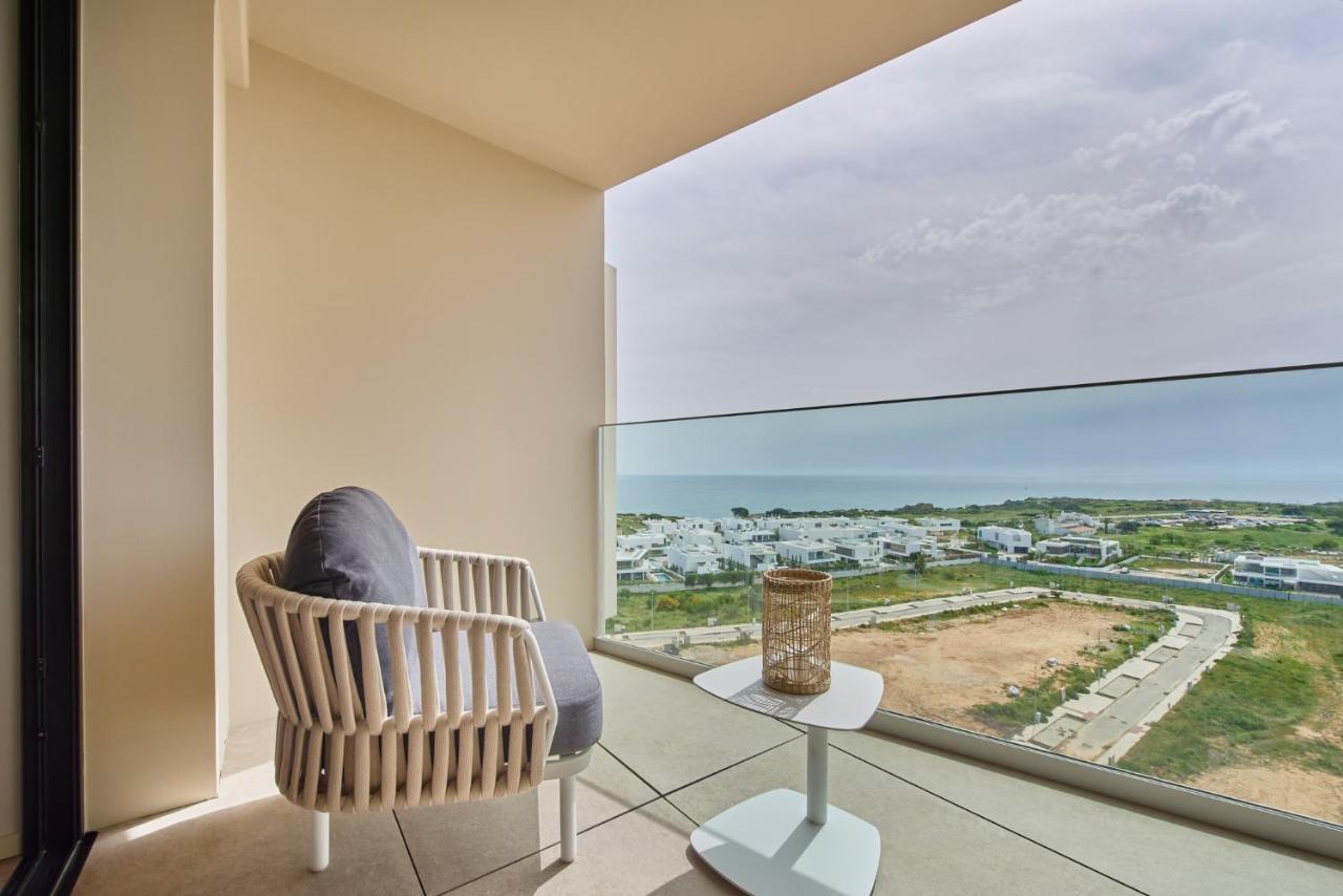 Zeezicht vanaf het balkon — The Editory by the Sea Lagos