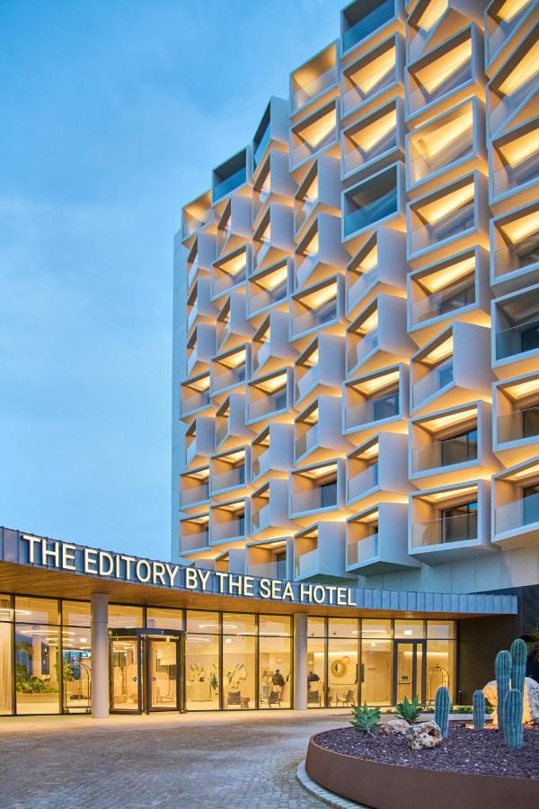 Modern hotelaanzicht — The Editory by the Sea Lagos