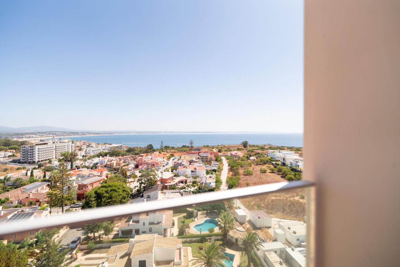 Zeezicht vanaf het balkon — The Editory by the Sea Lagos
