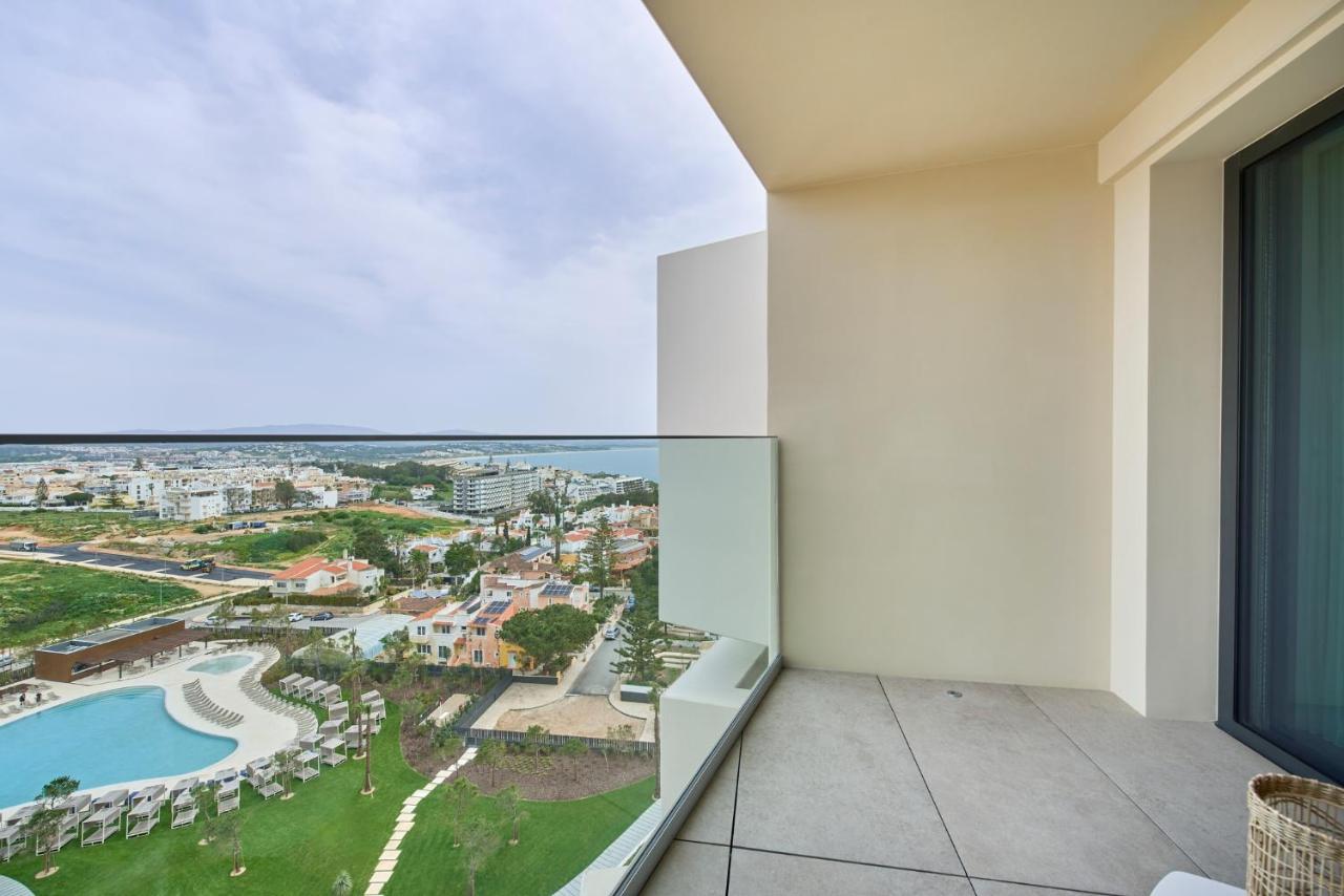 Zeezicht vanaf het balkon — The Editory by the Sea Lagos