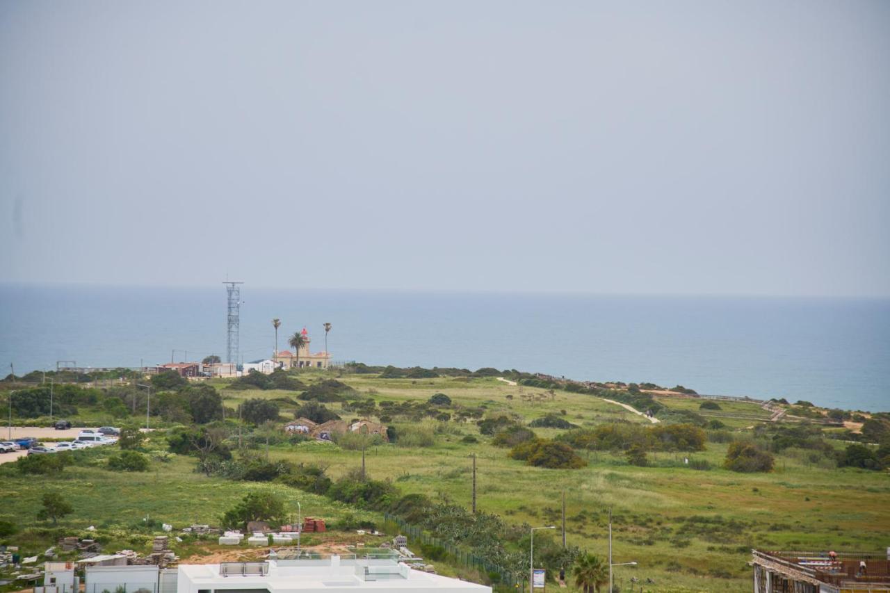 Zeezicht vanaf het balkon — The Editory by the Sea Lagos
