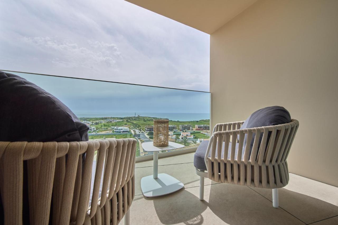 Zeezicht vanaf het balkon — The Editory by the Sea Lagos