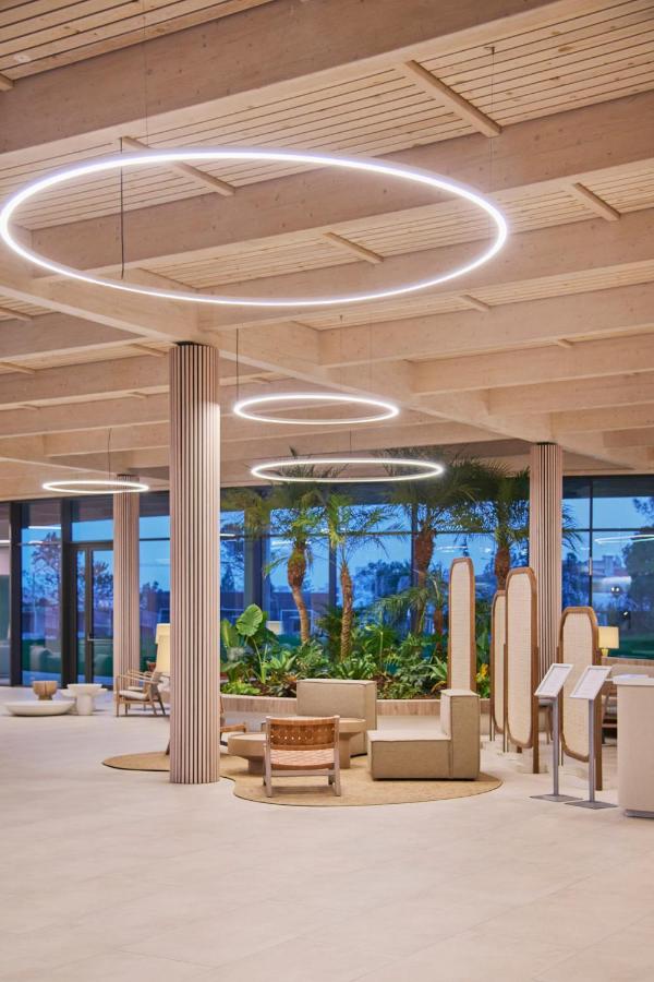 Lobby met receptie — The Editory by the Sea Lagos