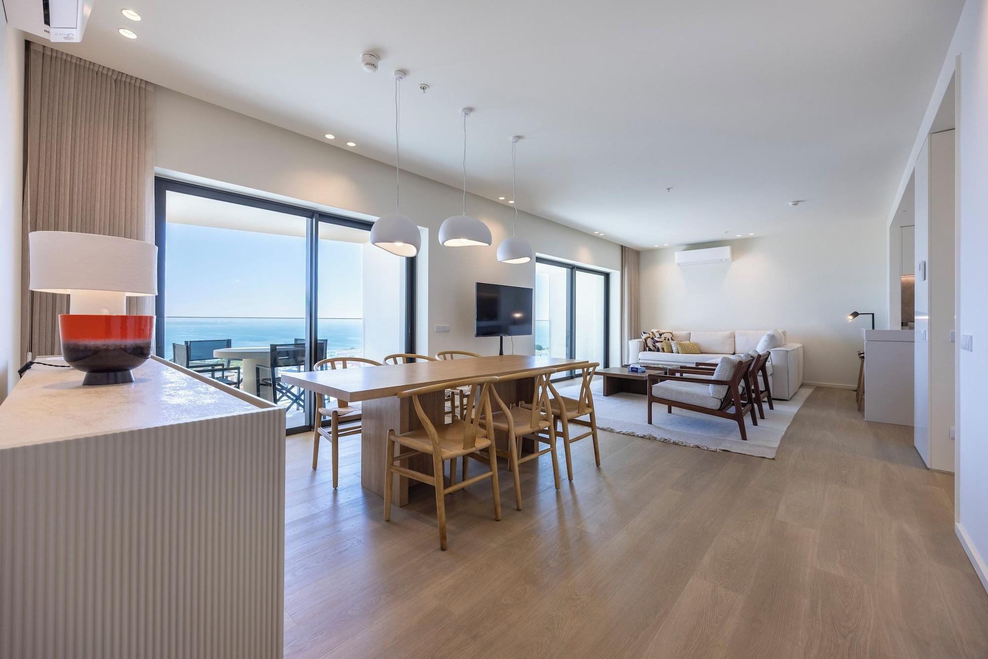 Zeezicht vanaf het balkon — The Editory Residence Lagos