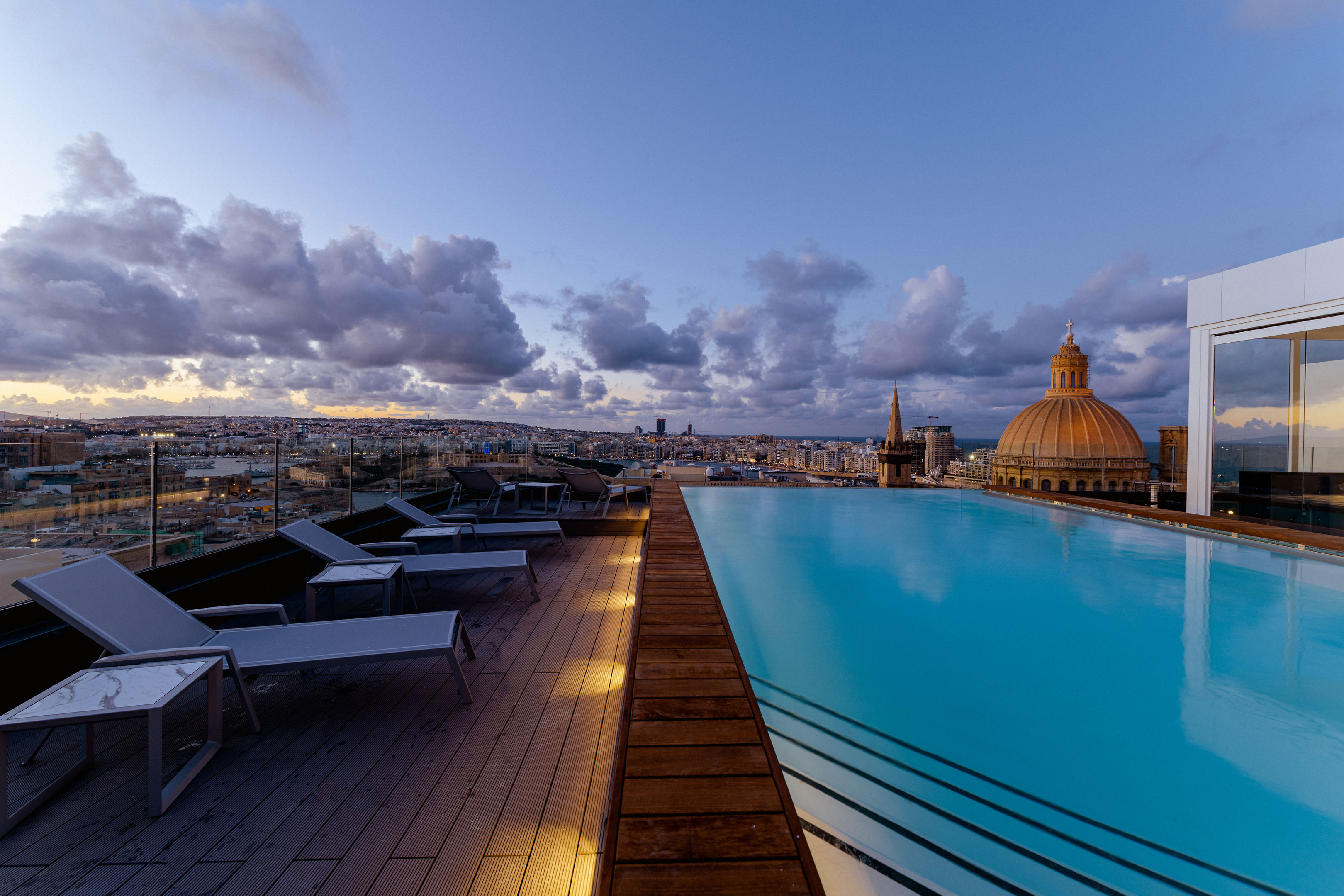 The Embassy Valletta Hotel foto 2