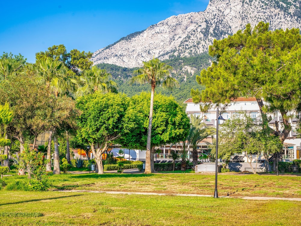 Transatlantik Beach Hotel