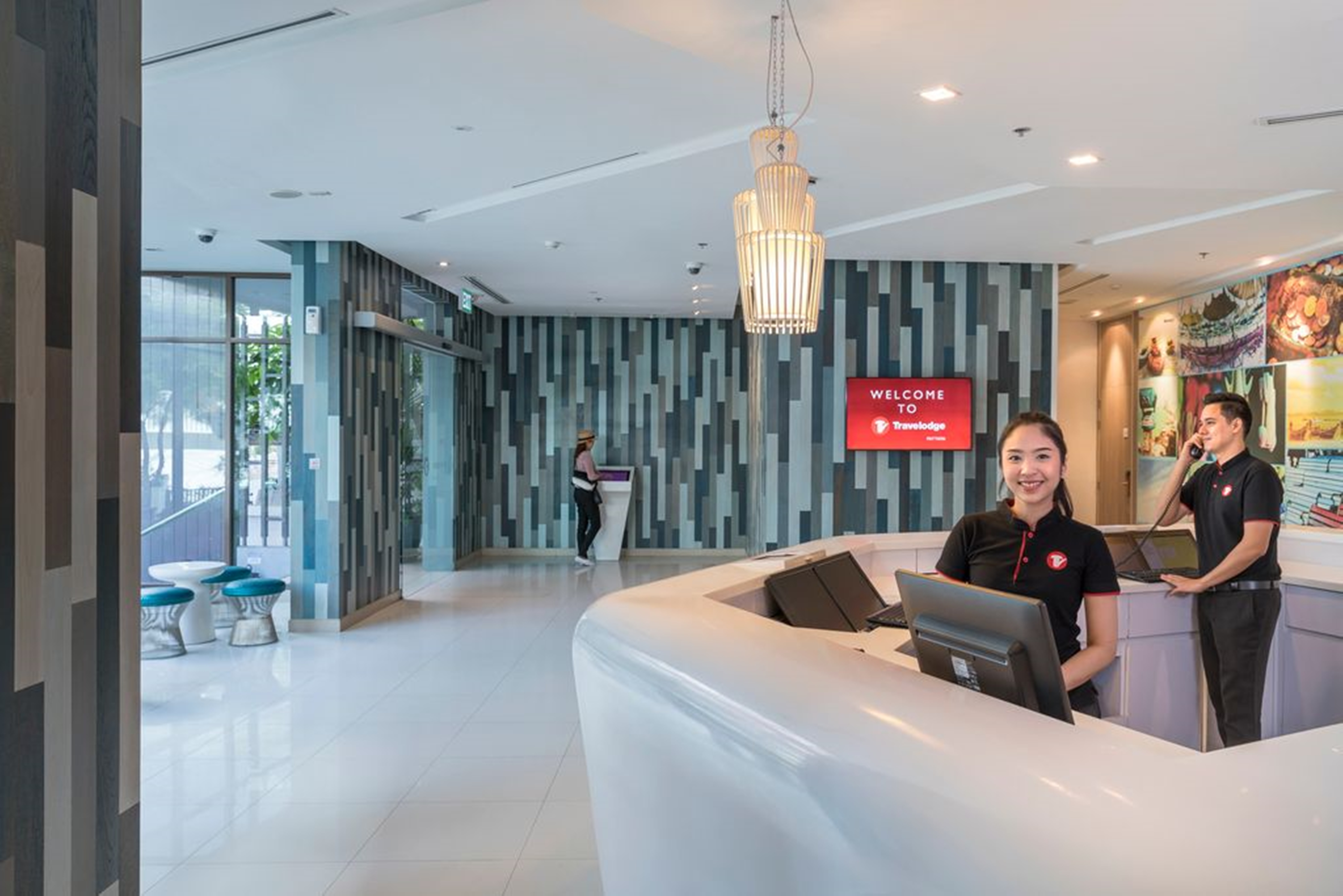 Moderne lobby met receptie Travelodge Pattaya