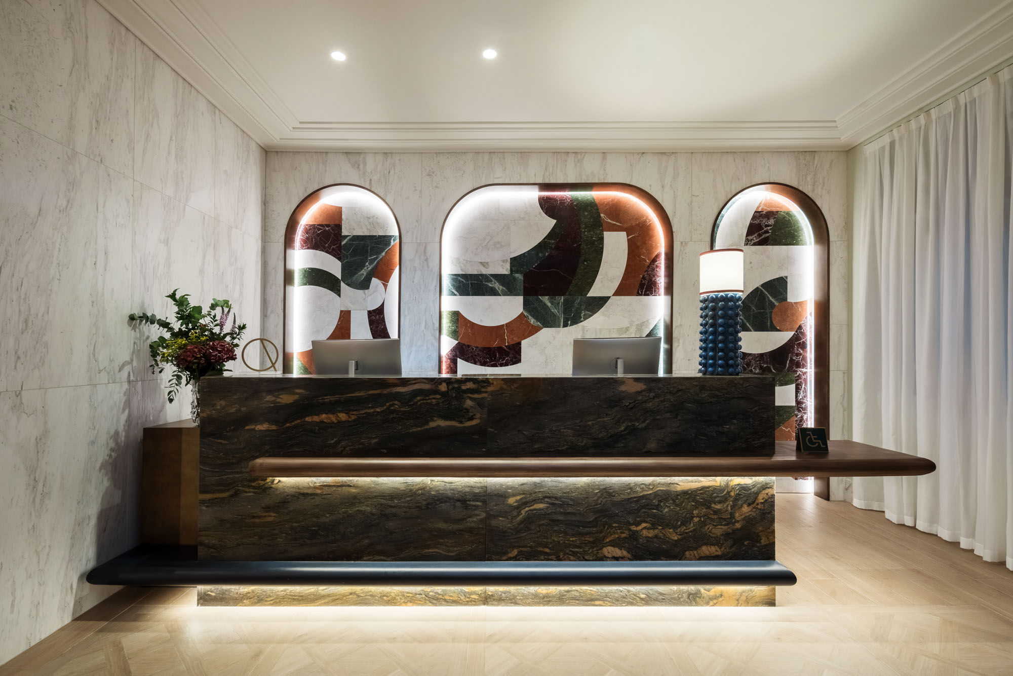 Lobby met receptie — Áurea Palacio de la Tinta