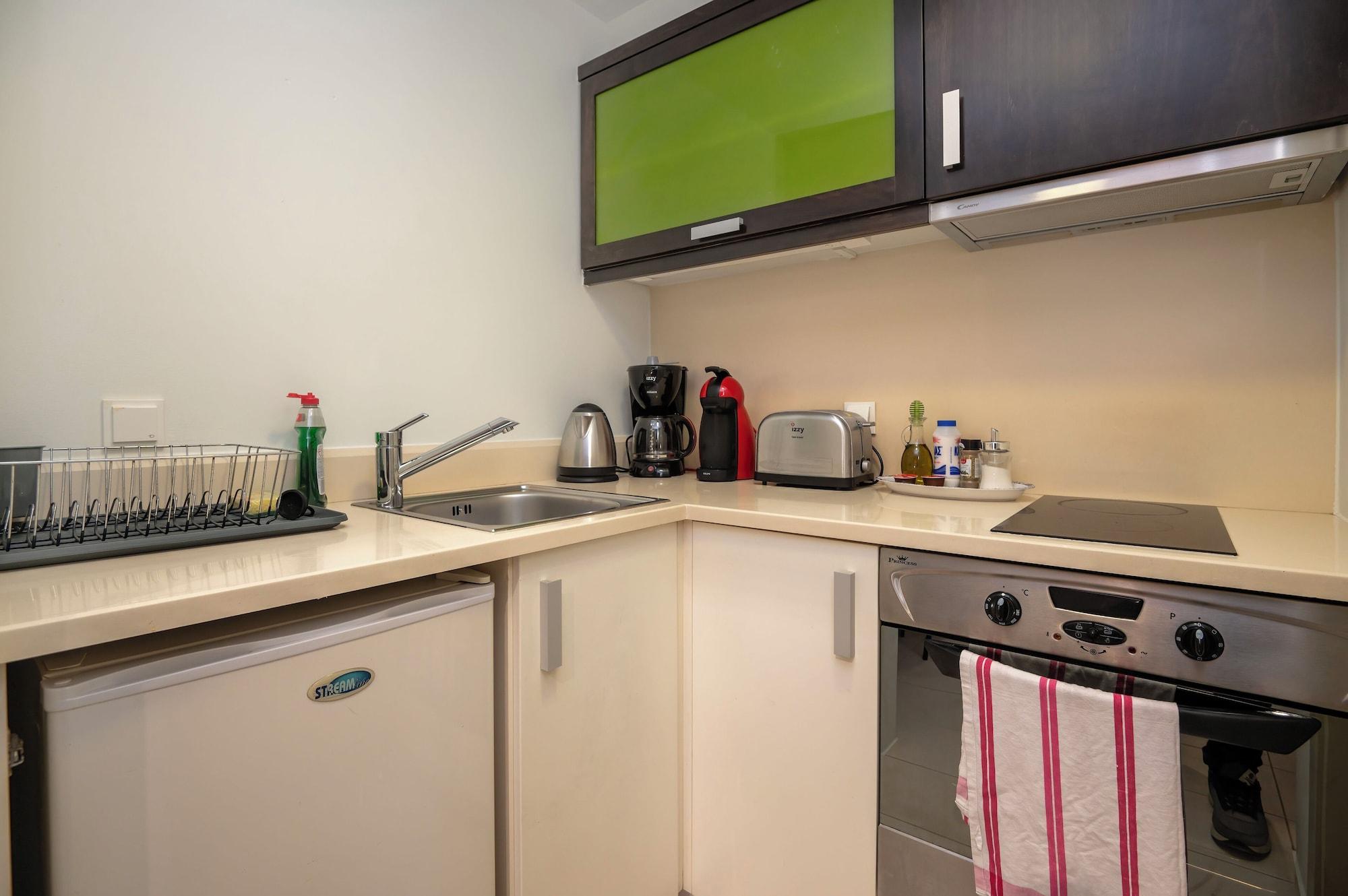 Marmeren badkamer — Vivian Art Apartments