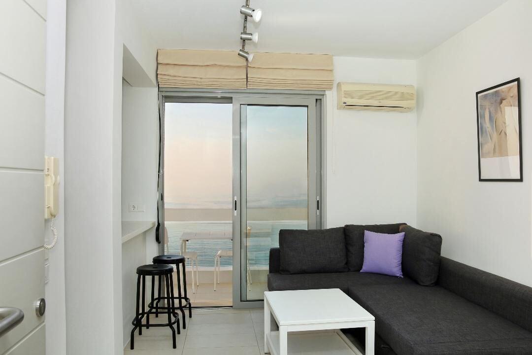 Kamer met balkon — Vivian Art Apartments