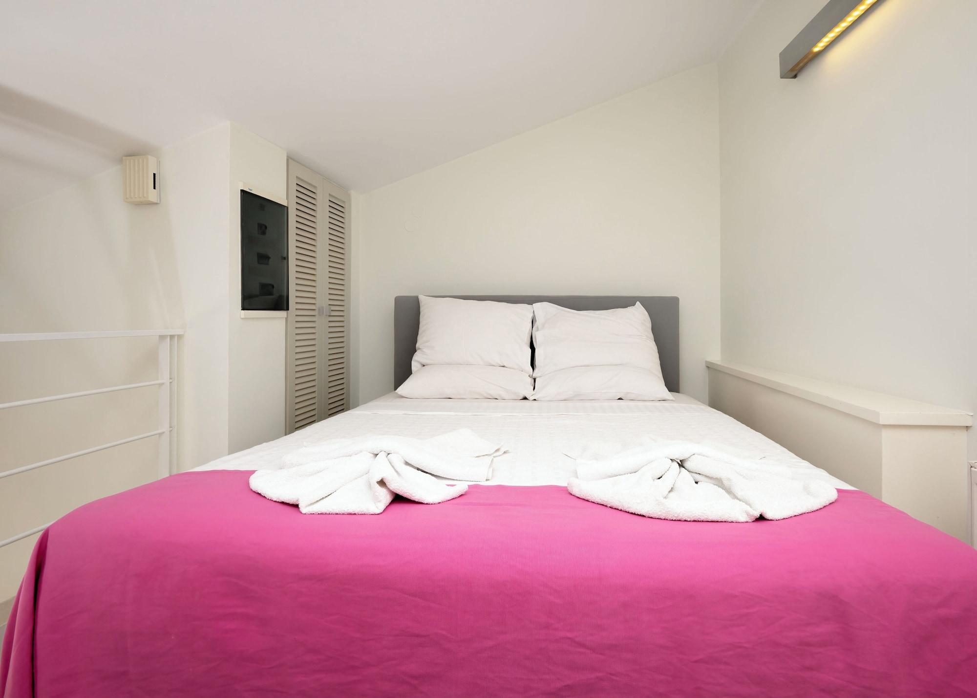 Kamer met tweepersoonsbed — Vivian Art Apartments