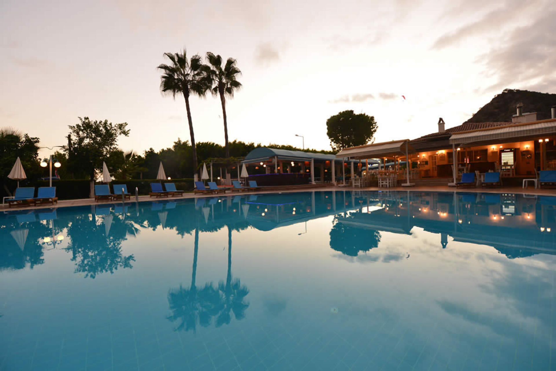 White Otel foto 3