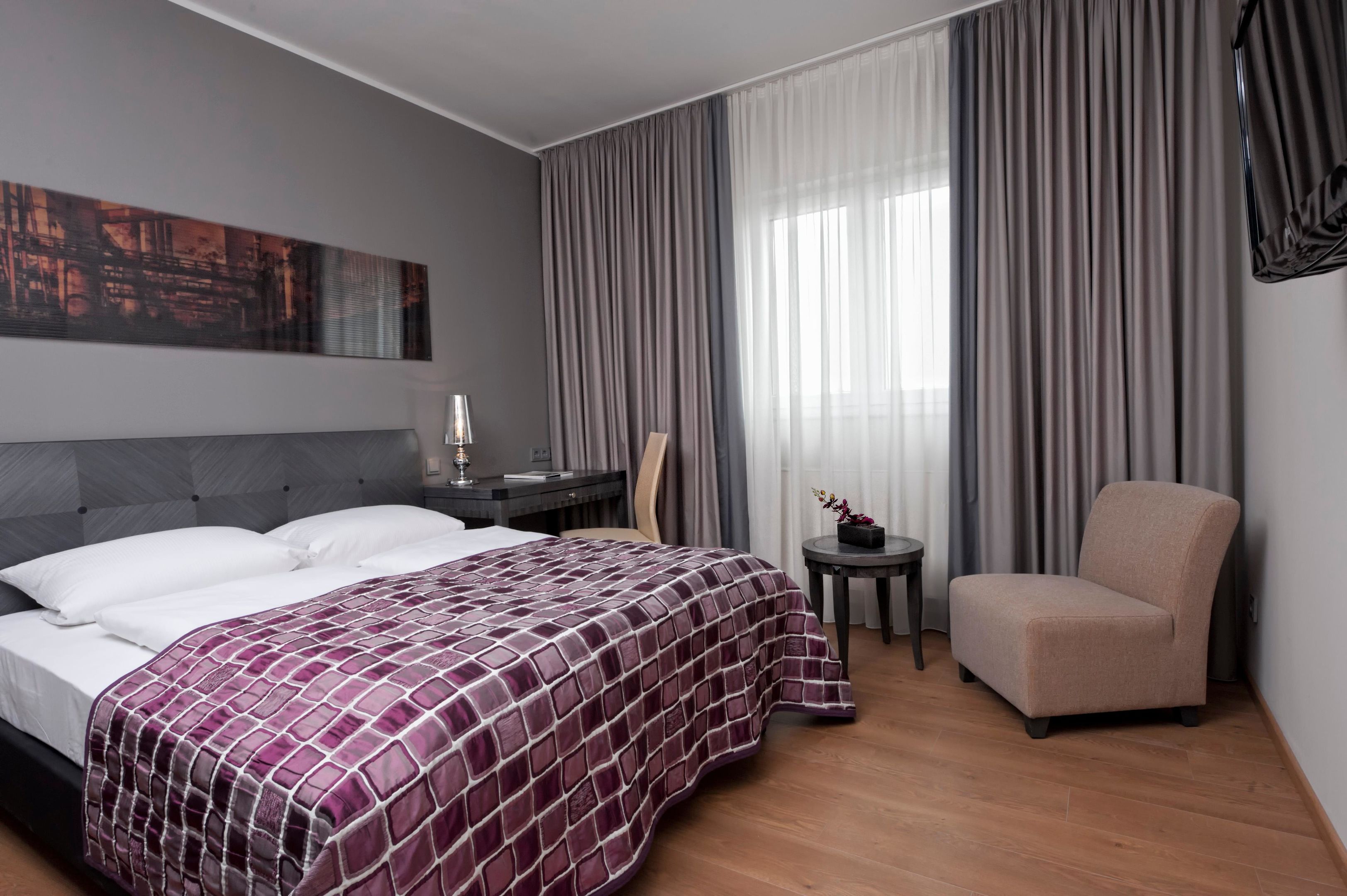 Kamer met tweepersoonsbed — Wyndham Duisburger Hof Hotel